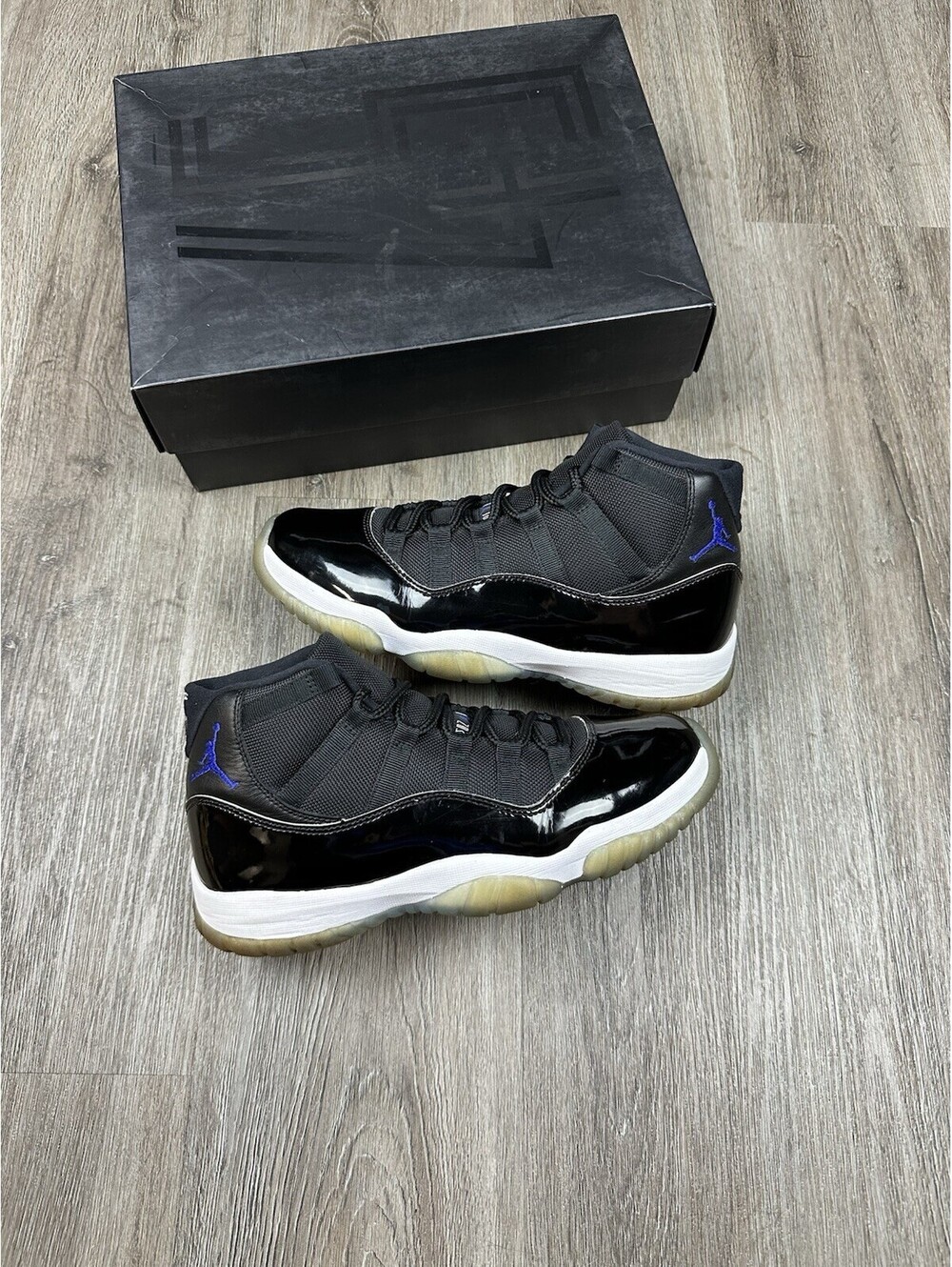 Size 8M - Jordan 11 Space Jam (2016)